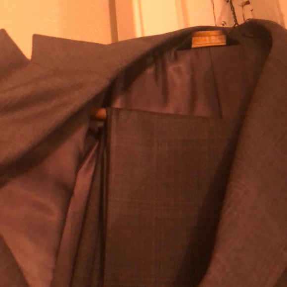 Men’s suit - Picture 2 of 3